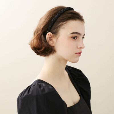 Alexandre de Paris - Haarreif FEU FOLLET 1 cm schwarz THB10C-1T-P23 N_model1Alexandre de Paris - Haarreif FEU FOLLET 1 cm schwarz THB10C-1T-P23 N_model1