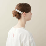 Alexandre de Paris - Haarspange COQUETTE 8 cm beige grau AA8-737-P20Q_model