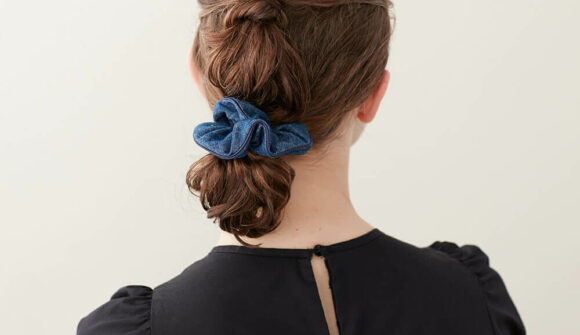 Alexandre de Paris_Chouchou-Scrunchie Rose denim marine TCHA-20T-A20M_2
