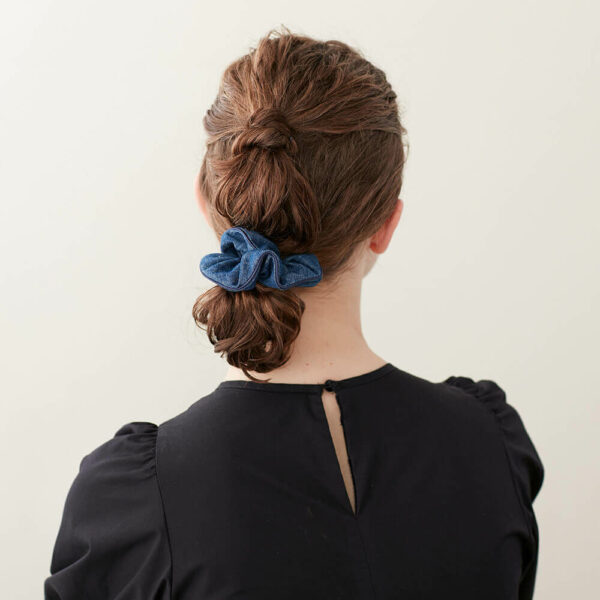 Alexandre de Paris_Chouchou-Scrunchie Rose denim marine TCHA-20T-A20M_2
