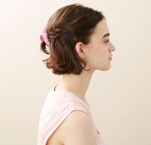 Alexandre de Paris - Haarklammer FLORALIE 6 cm rosa ACCS-7704-48P23Q_model (1)